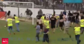 Steaua lui Lacatus a fost umilita in partida cu Carmen si a ratat promovarea in Liga a treia. Formatia a pierdut cu 0 la 1. 
In urma acestui esec, suporterii Stelei au intrat pe teren si i-au luat la bataie pe jucatori - VIDEO