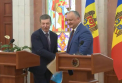 Rusia nu are de gand sa se implice in treburile interne ale Republicii Moldova. Asta sustine Dmitri Kozac. Vicepremierul rus s-a intalnit la Presedintie cu Igor Dodon - VIDEO