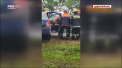 Teribilul accident de la Comrat, unde un barbat a murit, iar sotia si copilul acestuia au fost raniti. Oamenii se opreau si incercau singuri sa scoata victimele prinse intre fiarele automobilelor - VIDEO