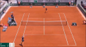 Simona Halep a fost eliminata rusinos din sferturile de finala de la Roland Garros. Ea a fost invinsa de Amanda Anisimova, considerata noua senzatie a tenisului - VIDEO