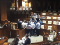 Igor Dodon, in sala de sedinta a Parlamentului. Momentul in care deputatii PSRM l-au inconjurat - FOTO/VIDEO