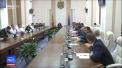 Pavel Filip si-a adunat astazi subalternii la o sedinta a Comisiei pentru situatii exceptionale pentru a discuta despre consecintele ploilor din luna mai. Filip sustine ca a iesit la munca pentru ca tara e in criza politica: "Daca am pleca de la posturile noastre, ar insemna in primul rand sa incalcam legea" - VIDEO