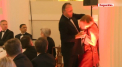 Secretarul britanic de stat pentru afaceri externe s-a pomenit in mijlocul unui scandal, dupa ce a bruscat o femeie venita sa protesteze fata de schimbarile climatice - VIDEO