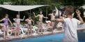 In loc sa savureze vacanta au ales sa-si castige singuri banii de buzunar. Unii elevi, care si-au gasit job-uri de vara muncesc in timp ce colegii lor se odihnesc - VIDEO