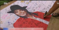 S-au implinit zece ani de la moartea lui Michael Jackson, iar sute de fani s-au adunat la mausoleul din California unde este inhumat artistul pentru a-i aduce un omagiu - VIDEO