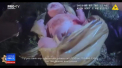 Imagini cutremuratoare: Bebelus abandonat intr-o punga de plastic - VIDEO