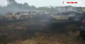 Un incendiu de proportii a izbucnit intr-o parcare din Italia. 50 de masini au fost distruse pana cand pompierii au reusit sa stinga valvataia - VIDEO