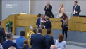 Zinaida Greceanii a tinut astazi un discurs magulitor in Duma de Stat a Rusiei, ridicandu-i in slavi pe deputatii de acolo. Greceanii si-a incheiat cuvantarea sub ropote de aplauze, iar demnitarii de la Kremlin i-au dat un buchet de flori - VIDEO
