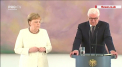 Cancelarul Germaniei, Angela Merkel, a fost vazuta si astazi tremurand. Incidentul a avut loc la o intalnire cu presedintele german. Potrivit presei straine aceasta a fost a doua criza de acest gen, din ultimele saptamani - VIDEO