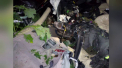 Un grav accident s-a produs noaptea trecuta in judetul Vaslui din Romania. Cinci oameni au murit, iar opt au ajuns la spital, dupa ce trei masini s-au lovit violent. Printre victime este si un copil - FOTO/VIDEO