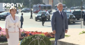 Mai multi oameni, printre care Igor Dodon si Zinaida Greaceanii au depus flori la monumentul lui Stefan cel Mare, comemorand astfel 515 ani de la moartea domnitorului - VIDEO