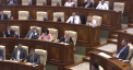 Replici acide in Parlament. Maria Ciobanu propune ridicarea imunitatii la jumatate din deputatii partidului Sor, care sunt vizati in raportul Kroll. Tauber: "De ce nu dati aceeasi intrebare la faptul ca doamna presedinte al parlamentului este vizata in raportul Kroll?" Ceban: "Obraznicia nu are limite". Ce spune Greceanii