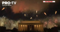 Un spectacol impresionant de focuri de artificii a incheiat seria de evenimente dedicate Zilei Independentei Statelor Unite. Cu aceasta ocazie a avut loc o parada militara, iar Donald Trump a fost criticat pentru ca a insistat ca vehiculele blindate sa fie scoase pe strazi - VIDEO