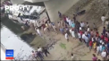 Accident groaznic in India. 29 de persoane au murit, iar alte 18 au ajuns la spital,  dupa ce autocarul in care se aflau s-a rasturnat. Politia banuieste ca soferul ar fi adormit la volan - VIDEO