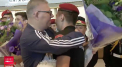 Judocanii moldoveni care au participat la Universiada Mondiala de la Napoli au fost intampinati cu flori si fanfara, pe Aeroportul Chisinau. Sportivii nostri au adus acasa o medalie de aur si una de bronz - VIDEO