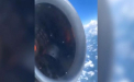 Momentul terifiant in care motorul unui avion se dezintegreaza in timpul zborului. Aeronava cu 150 de pasageri a aterizat de urgenta - VIDEO