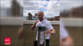 Bottle Cap Challenge face furori pe retelele sociale. Provocarea de a desface cu piciorul dopul unei sticle este sustinuta de tot mai multe lume, intre care sportivi profesionisti, artisti si actori - VIDEO