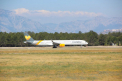 Avion blocat in aeroport din cauza unei femei. Ce le-a facut unor musulmani - VIDEO
