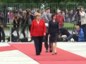 Cu muzica de fanfara, Maia Sandu a fost intampinata la Berlin, unde s-a intalnit cu Angela Merkel - VIDEO