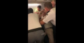 Scandal cu pumni si urlete la bordul unui avion Tarom. VIDEO filmat de un pasager 