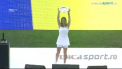 Simona Halep a fost intampinata grandios de catre admiratorii sai pe Arena Nationala din Bucuresti. In fata a 25 de mii de oameni, ea a prezentat trofeul de la Wimbledon - VIDEO