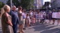 A fost scandal la Primarie. Mai multi cetateni au protestat impotriva unei constructii neautorizate din sectorul Ciocana al capitalei. Indignati de atitudinea primarului interimar, Adrian Talmaci, oamenii i-au spus ca-i vor cere demisia astazi: „Vrem o primarie corecta, nu una defecta” - VIDEO