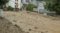 Inundatii si alunecari de teren catastrofale, in China. Soselele, transformate in rauri - VIDEO