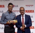 Superstarul portughez, Cristiano Ronaldo s-a intors in capitala Spaniei, pentru a ridica un nou premiu, acordat de revista “Marca”, si a spus ca ii este dor de echipa galacticilor - VIDEO