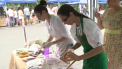 Cum sunt dulciurile fara zahar? Cativa curiosi au participat la un master class pentru a pregati deserturile fara acest produs - VIDEO