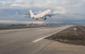 Cum a reusit pilotul unui avion de linie sa evite la limita un bombardament