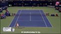 Simona Halep si-a incheiat drumul la Rogers Cup. Insa nu pentru ca a fost eliminata din competitie, ci din cauza problemelor de sanatate. Chiar daca romanca a avut toate sansele sa castige duelul cu adversara din Cehia, ea a decis sa se retraga din competitie - VIDEO