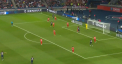 PSG a debutat in forta in noua editie a Campionatului francez de fotbal, impunandu-se cu 3 la 0 in fata lui Nimes. Pe parcursul intregului meci, fanii parizieni au scandat numele lui Neymar, aratandu-si nemultumirea fata de starul brazilian, care nu doreste sa mai joace pentru campioana Frantei - VIDEO