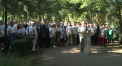 Socialistul Ion Ceban s-a lansat astazi in cursa pentru fotoliul de primar al capitalei. In jurul tribunei de unde a promis, la fel ca anul trecut, drumuri bune si transport de calitate, s-au aflat o multime de elevi si studenti, lucru pentru care a fost criticat de alti politicieni - VIDEO