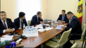 Concursul organizat pentru selectarea concesionarului Aeroportului Chisinau a fost unul fictiv, iar statul a avut de pierdut din cauza clauzelor incoerente incluse in contract. Concluziile, facute la Comisia parlamentara care investigheaza tranzactiile - VIDEO