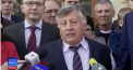 Aspirantii la fotoliul de primar al capitalei s-au inghesuit sa-si depuna dosarul in ultima zi in care mai pot face acest lucru. Asa ca de dimineata la Consiliul Electoral de Circumscriptie Chisinau si-au facut aparitia candidatii si cei care ii sustin - VIDEO