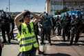 Nou protest al “vestelor galbene” la Paris. Politistii au intervenit cu gaze lacrimogene