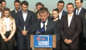 Valeriu Munteanu s-a lansat in campania electorala... de la inaltime. Candidatul Partidului Uniunea Salvati Basarabia a urcat pe acoperisul de la Portile Orasului si a facut promisiuni - VIDEO