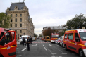 Atac sangeros la Prefectura de politie de la Paris: 4 politisti ucisi si mai multe persoane ranite. Atacatorul, coleg cu cei omorati - VIDEO