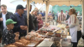 Alb, rosu sau rose, vin din fructe sau fara alcool – a curs si astazi in pahare, in centrul capitalei. Evenimentul s-a transformat parca intr-un festival international, la care au venit numerosi turisti - VIDEO
