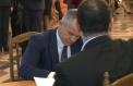 Pe numele fostului lider PD, Vlad Plahotniuc, procurorii au cerut mandat de arestare pentru 30 de zile. El este cercetat intr-un dosar pentru spalare de bani. Seful Procuraturii Anticoruptie spune ca Plahotniuc ar putea fi dat in cautare - VIDEO