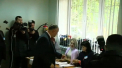 Igor Dodon a mers sa voteze, insotit de sotia sa: „Noua oare ne trebuie in Chisinau incepand cu ziua de maine cineva sa faca isterica asa cum a facut saptamanile trecute? Hai sa ne gandim asa bine, cantarit, toti” - VIDEO
