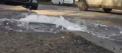 Alegerile au trecut, iar problemele din oras raman. O strada din sectorul Buiucani al capitalei s-a transformat intr-un rau, dupa ce o teava s-ar fi spart. Locatarii din preajma nu au apa - VIDEO