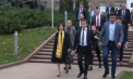 Momentul in care Maia Sandu este aplaudata de protestatari, la iesirea din Parlament - VIDEO