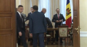 Decizia anuntata in aceasta seara de Igor Dodon vine dupa o singura runda de negocieri intre partide. Azi dimineata presedintele s-a intalnit pe rand cu deputatii din fractiunile parlamentare - VIDEO