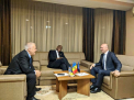 Pavel Filip s-a intalnit cu ambasadorul SUA, Dereck J. Hogan: "Vom vota doar proiectele care mentin Republica Moldova ancorata ferm in parcursul european" - FOTO