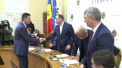 Prima sedinta a Consiliului Municipal Chisinau in noua sa componenta a avut loc astazi. Deocamdata nu este clar cum vor fi luate deciziile, intrucat nicio fractiune nu are majoritatea ca sa poata vota legi