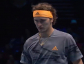 Tenismenul german, Alexander Zverev, este ultimul jucator calificat in semifinale la Turneul Campionilor. Sportivul l-a invins pe rusul Daniil Medvedev, in minim de seturi - VIDEO