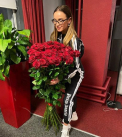 Cum a fost intampinata Olga Buzova pe Aeroportul Chisinau: "Cu flori, cu paine si sare ma intalneste Chisinaul. Am recunoscut orasul" - VIDEO