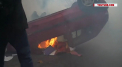 Un an de la aparitia miscarii „vestelor galbene” a fost marcat de proteste si violente la Paris. Manifestantii au rasturnat si incendiat masini si au aruncat cu pietre in fortele de ordine - VIDEO