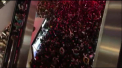 Mii de oameni s-au inghesuit intr-un mall din capitala ca sa-l vada pe Carla's Dreams - FOTO/VIDEO